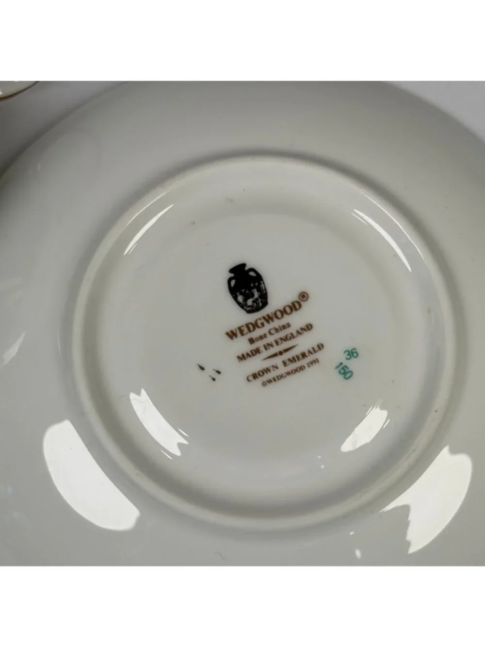 1991 Wedgwood Crown Emerald Bone China Tea Cup & Saucer Made in England